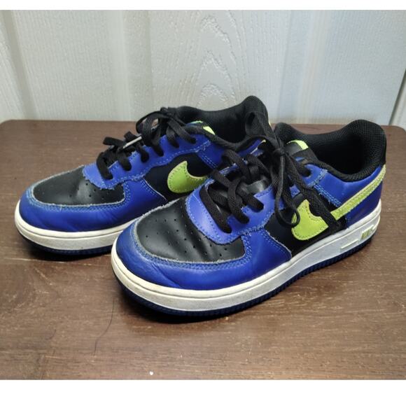 Nike Kids Size 1Y Air Force 1 LV8 Racer Blue Volt Low Top Sneakers FD0302-400 - Picture 1 of 8